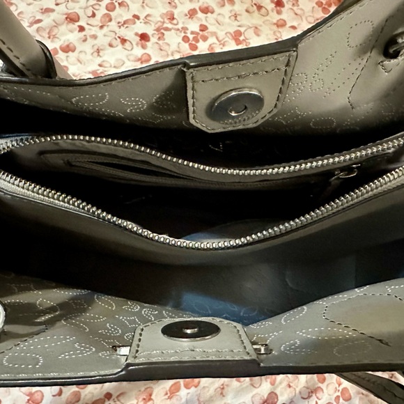 MICHAEL Michael KorsMercer Gallery Medium Perforated Leather Tote. - Picture 5 of 5